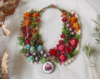 Embroidery roses fabric pendant collar bib necklace summer garden red orange blue flowers leaves nature vintage spring jewelry boho gift