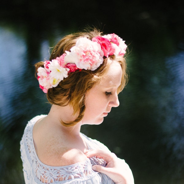 Soft Pink Romantic Summer Floral Crown in Pink and White, Simple Floral Crown for Everyday Wear