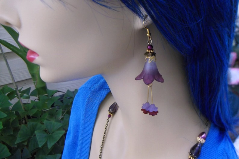Beautiful Victorian Style Trumpet Flower Necklace and Earring Set **OOAK **