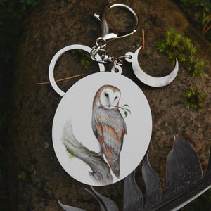 Owl Familiar - Wooden charm keyring