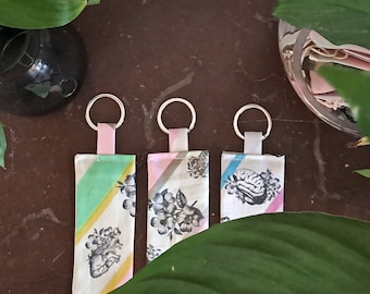 Keychain Affirmations - Fabric key chain accessory - Anatomical heart - anatomical spine - Anatomical Brain - Flowers - Manifestations aids