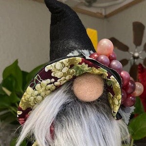 Charr the Wine Gnome, the wine lover, the wine master gnome