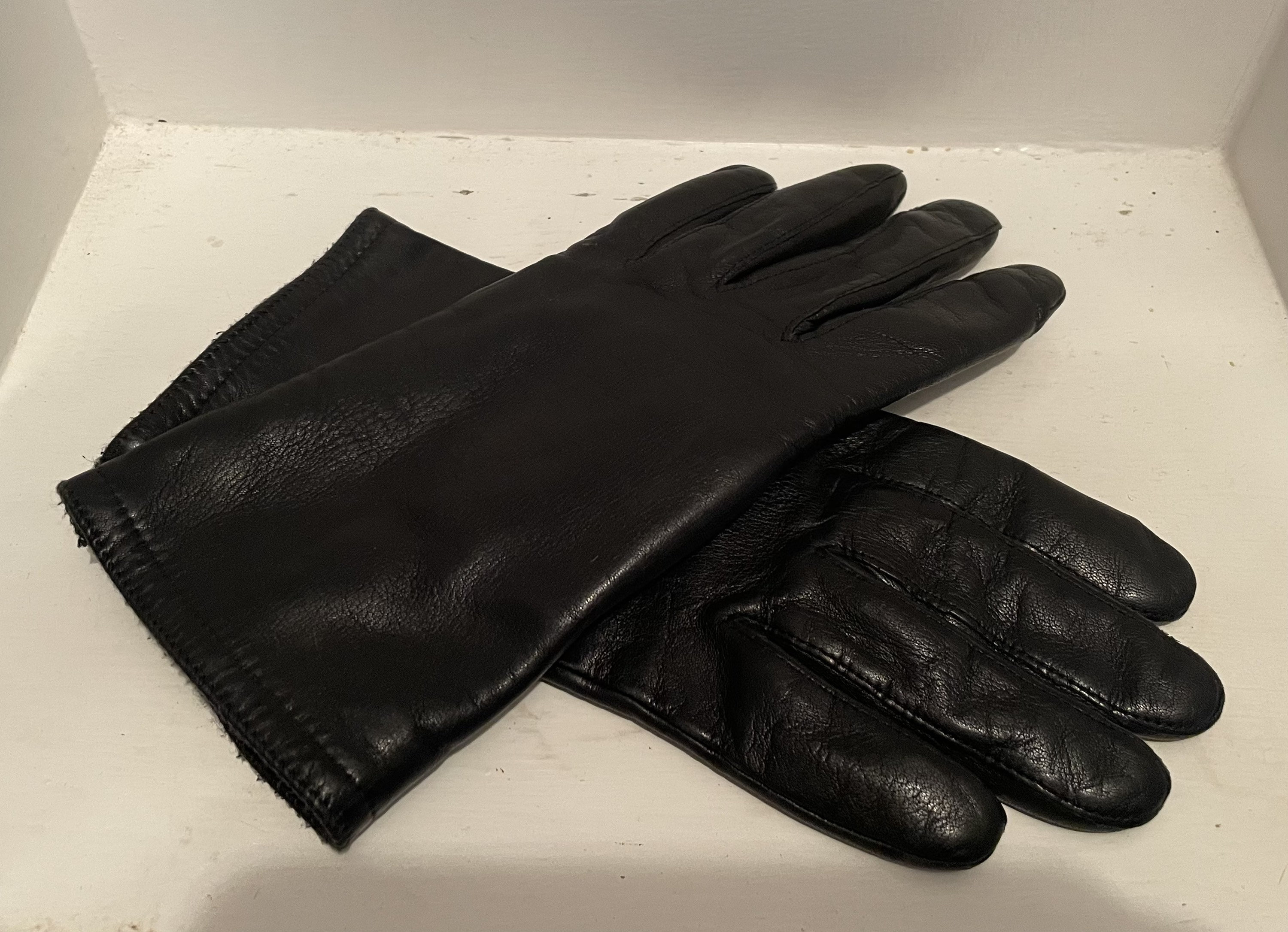 filter Nest cilinder 1970s Vintage Isotoner Genuine Leather Black Driving Gloves - Etsy Finland