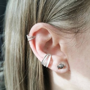Silver filigree earcuffs set