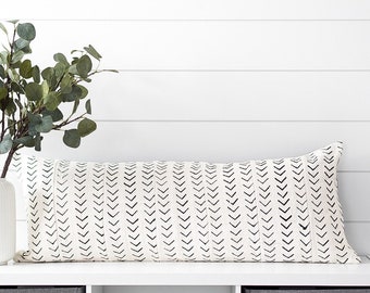 Mudcloth Throw Pillow Cover: Geometric Mali Textile (14x36 Inches)