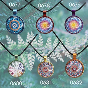 Cabochon Colorful Pendant Necklace