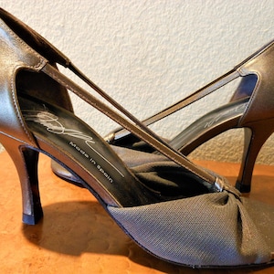 Donald J PLINER COUTURE Gold - Bronze Strappy 3.25” Heel 6M CLASSIC Vintage Chic Stiletto Kitten Heel