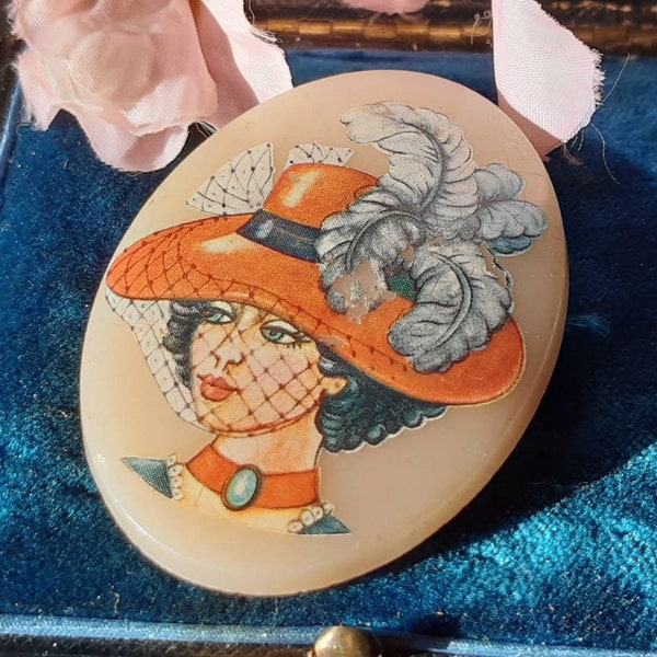 Broche Vintage Lea Stein 'Pretty Lady' - Magnifique Pièce De Collection Occasion