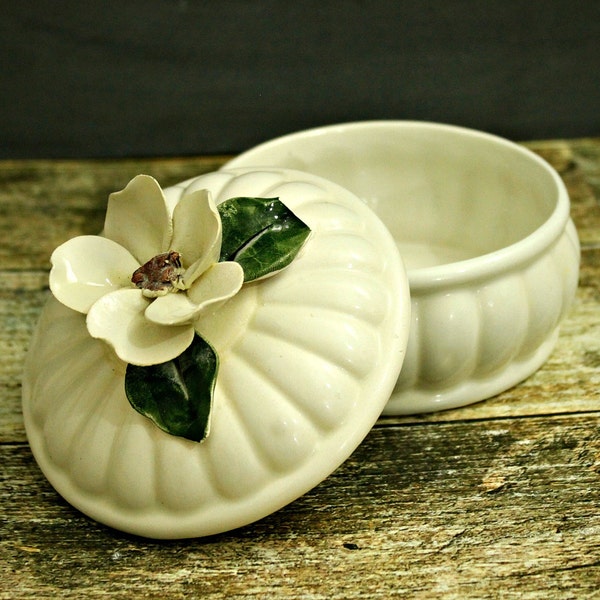 LOW SHIPPING, Italian Porcelain Magnolia Box, Porcelain Trinket Box, Capodimonte, Southern Magnolia, Porcelain Figurine, Housewarming Gift