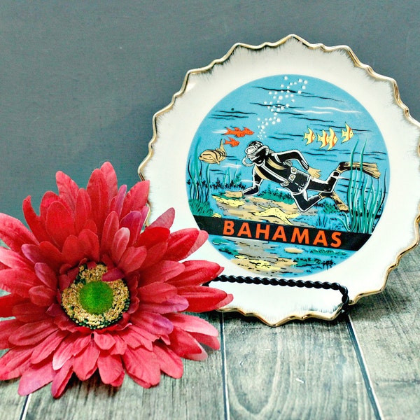 Retro Bahamas Plate, Bahamas Souvenir, Decorative Plate, Mid Century Souvenir, Diving Plate, Kitsch Decor, 1950s Souvenir Plate, Retro Wall