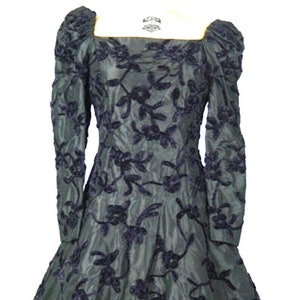 Splendido abito da festa in seta nera con ciniglia di Scassi Boutique degli anni '80 // Abito da cocktail vintage LBD