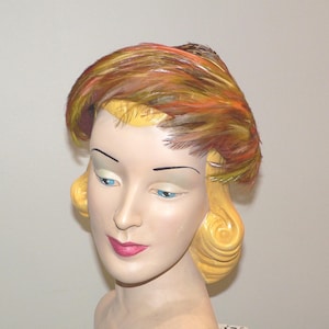 1950's - 60's Pheasant Feather Hat by Pinehurst, Fifth Ave NY Made for Cherry & Webb , 22 1/2