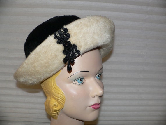 1960's Vintage Schiaparelli Felt Fur Hat