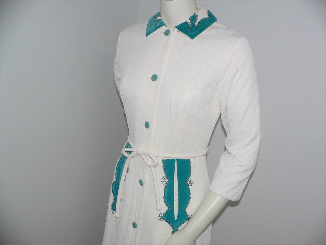 1950's 60's White Quilted Robe With Dark Teal Velvet - Etsy