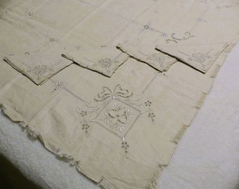 Beautiful Vintage Madeira  Embroidered and Cutwork  Tea Tablecloth with 4 Napkins, Never Used