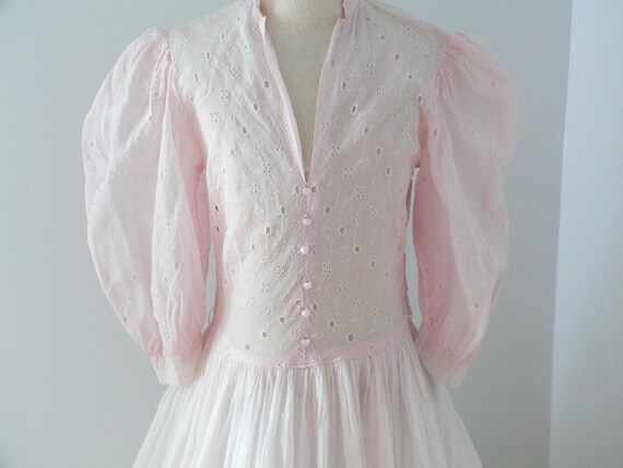 1930's - 1940's Young Teen Pink Eyelet Puffed Sle