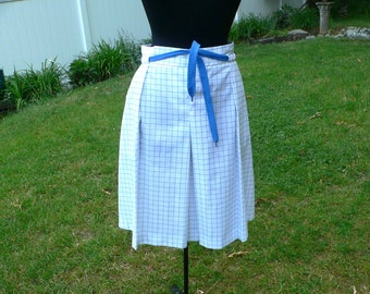 Jupe-culotte/short des années 70 à carreaux blancs et bleus par Quantum Sportswear,
