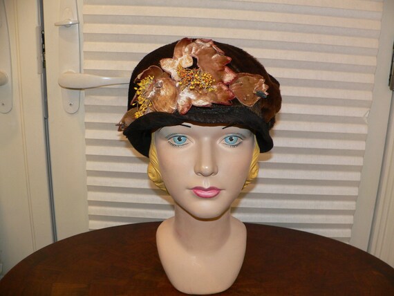 1920's Cloche / Brown Winter Plush Cloche Trimmed… - image 1