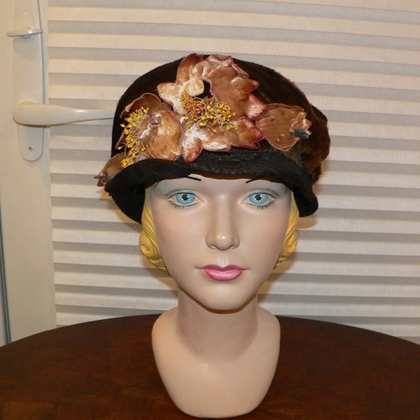 1920's Cloche / Brown Winter Plush Cloche Trimmed with Flowers ad Lame