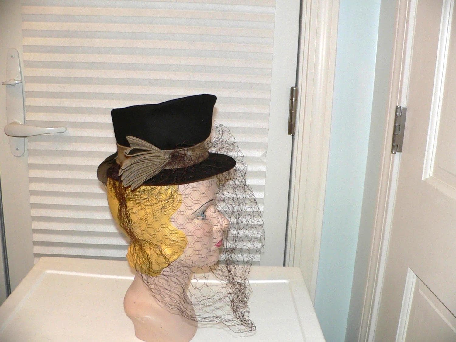 1940s Brown Felt Hat With Tan Ribbon Trim - Etsy display picture 2