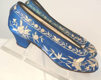 Antique 1920's 30's Chinese Embroidered Boudoir Slippers,Royal Blue and Cream, From the Beverley Jackson Shoe Collection
