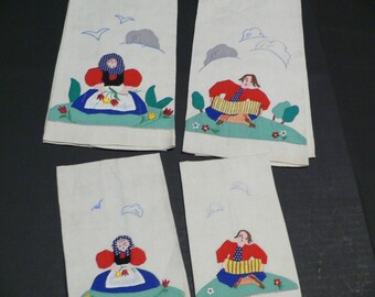Set of 4 Applique Towels, 2 Hand Towels and 2 Fingertip Towels
