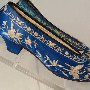 Antique 1920's 30's Chinese Embroidered Boudoir Slippers,Royal Blue and Cream, From the Beverley Jackson Shoe Collection