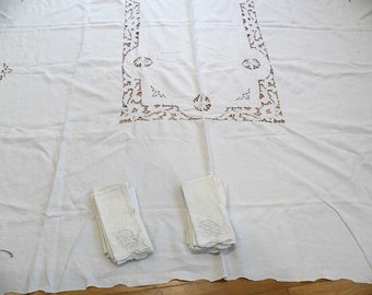 Mantel antiguo de Madeira blanco con bordados calados de los años 30 y 12 servilletas