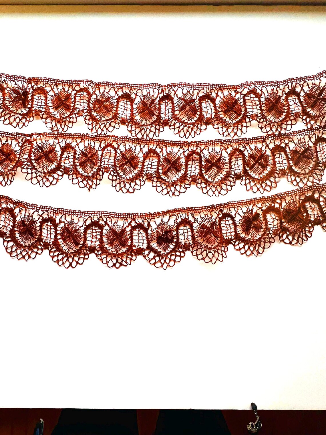 Antique/ Vintage Brown Bobbin Lace Trim, 80 