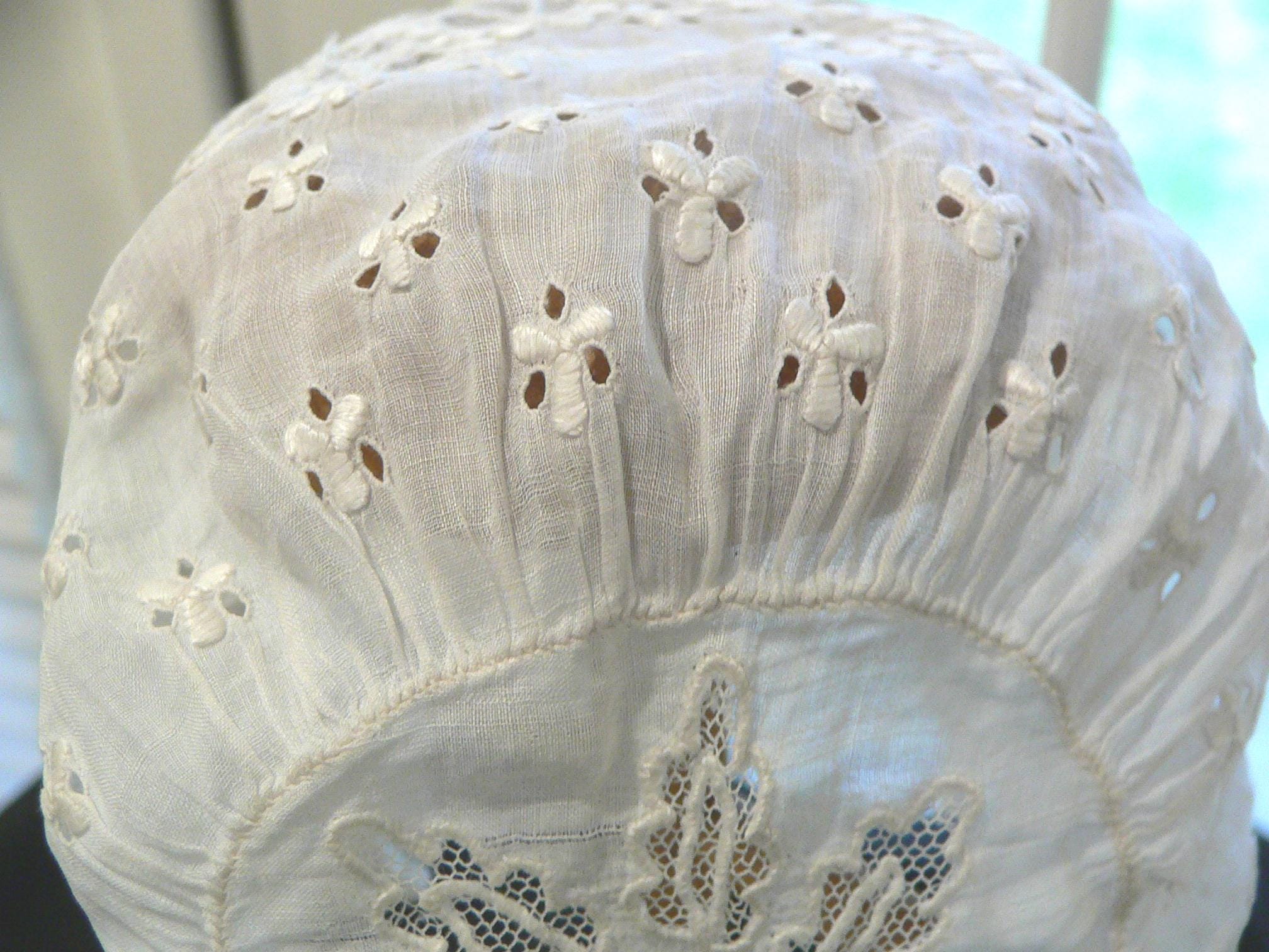 アンティーク　レース　ベビーボンネット 1850年代～1860年代のアンティークレース刺繍ベビーボンネット - Etsy 日本