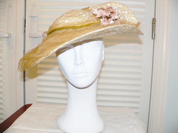 1930s Vintage Straw Hat with Upturned Brim with