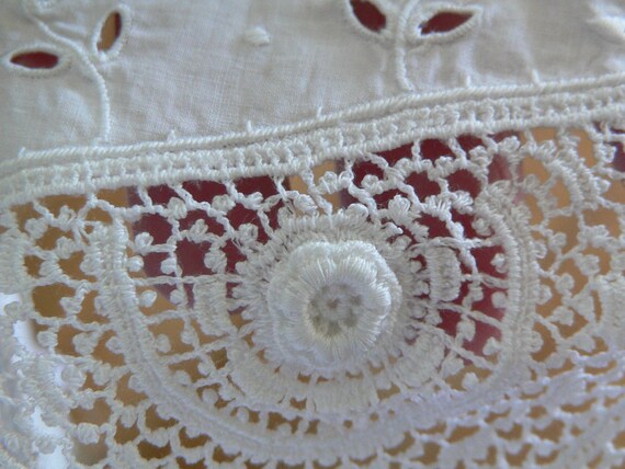 Crochet irlandais Schiffli antique en manchettes de de manchettes dentelle avec broderie pour des projets ou des vêtements de poupée 490c00 Crochet irlandais Schiffli antique en manchettes de de manchettes dentelle avec broderie pour des projets ou des vêtements de poupée 490c00