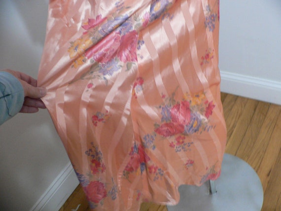 1930's - 1940's Satin Floral Print Dressing Gown … - image 7