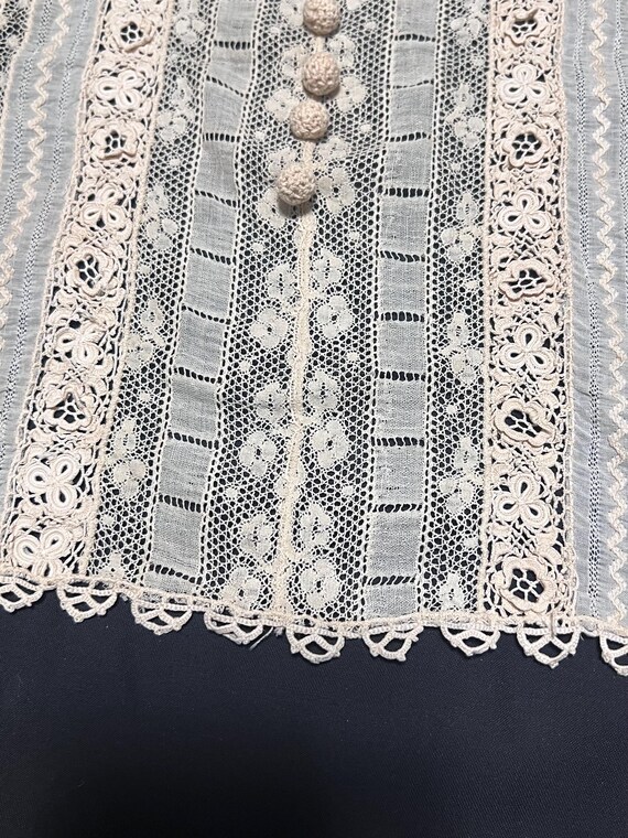 Antique 1900s Dickie Beige Embroidered with Mixed… - image 3