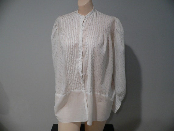 1910's Edwardian  Pintucked  Dotted Blouse, Size … - image 1