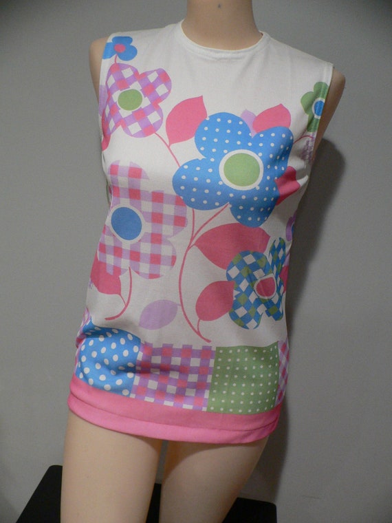 Vintage 70s Polyester Flower Print Mod Shell Top,… - image 4