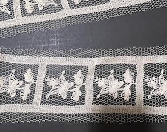 Antique Beige Lace  Embroidered Net Lace Trim 3.25 Inches Wide X 6.5 Yards Long