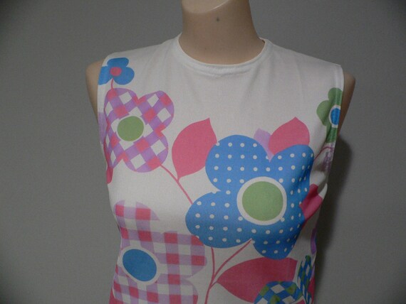 Vintage 70s Polyester Flower Print Mod Shell Top,… - image 2