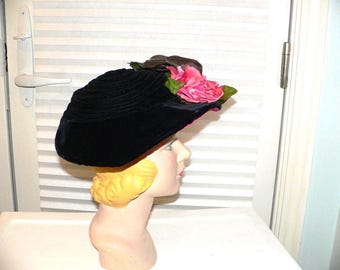 Elegant Vintage Fuchsia Women\'s Hat with Floral Accent Fuchsia Vintage Hat, Felt Hat Decorated With Three Roses and  main image 2