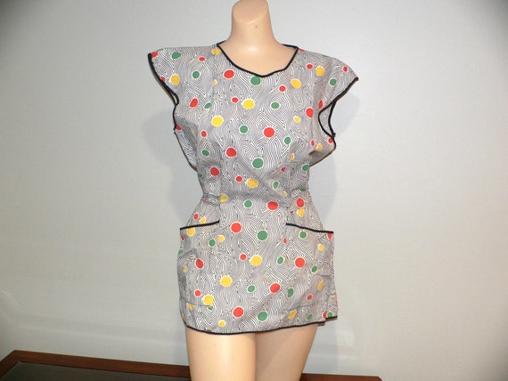 Vintage 1960's Smock Apron With Colorful Novelty Print and Back