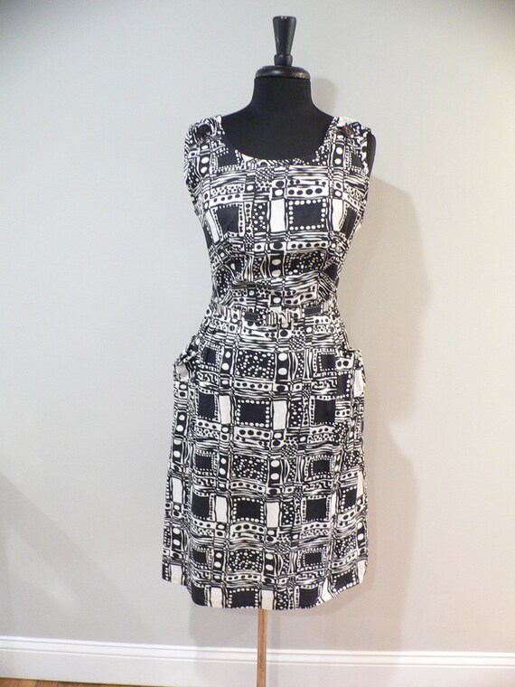 1950's - 60's Sleeveless Black and White Summer D