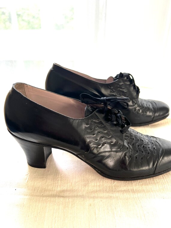 1930's - 40s Red Cross Black Shoes,  Vintage Oxfo… - image 6