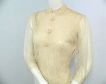 Vintage 50er Jahre Akt Nylon Bluse mit Falten, 3D Blumen von Debcraft