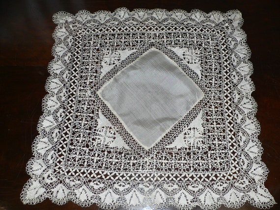 Antique Silk Maltese Lace Hankie - image 2