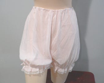 Culotte XXXL rose pâle vintage bordée de dentelle, taille 18-20