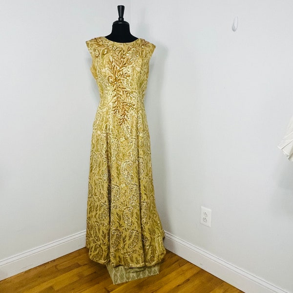 Vestido de brocado metálico dorado con lentejuelas de los años 60 de Ann's Vogue Shoppe, Cleveland, Ohio, tallas L a XL, vestido de fiesta dorado