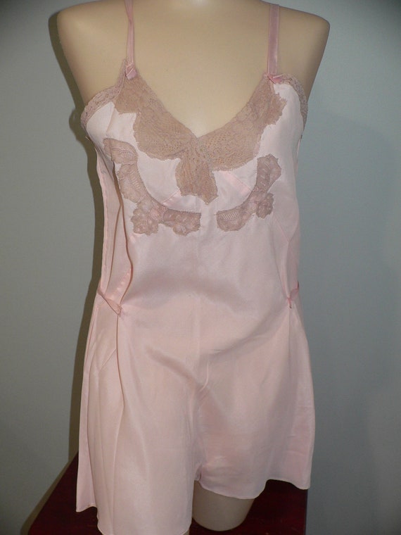 1930's Step in Teddy Chemise, Pink with Ecru Alen