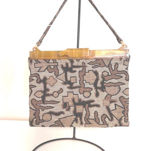 Vintage 1940s - 50s Tapestry Woven Purse with Bakelite Foldable Frame