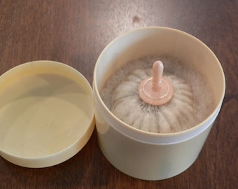 Houppette à Poudre Pliable Brevetée Des Années 1920 - Couleur Rose - Neuf En Emballage D'origine