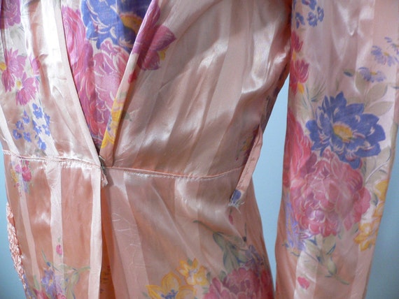 1930's - 1940's Satin Floral Print Dressing Gown … - image 6